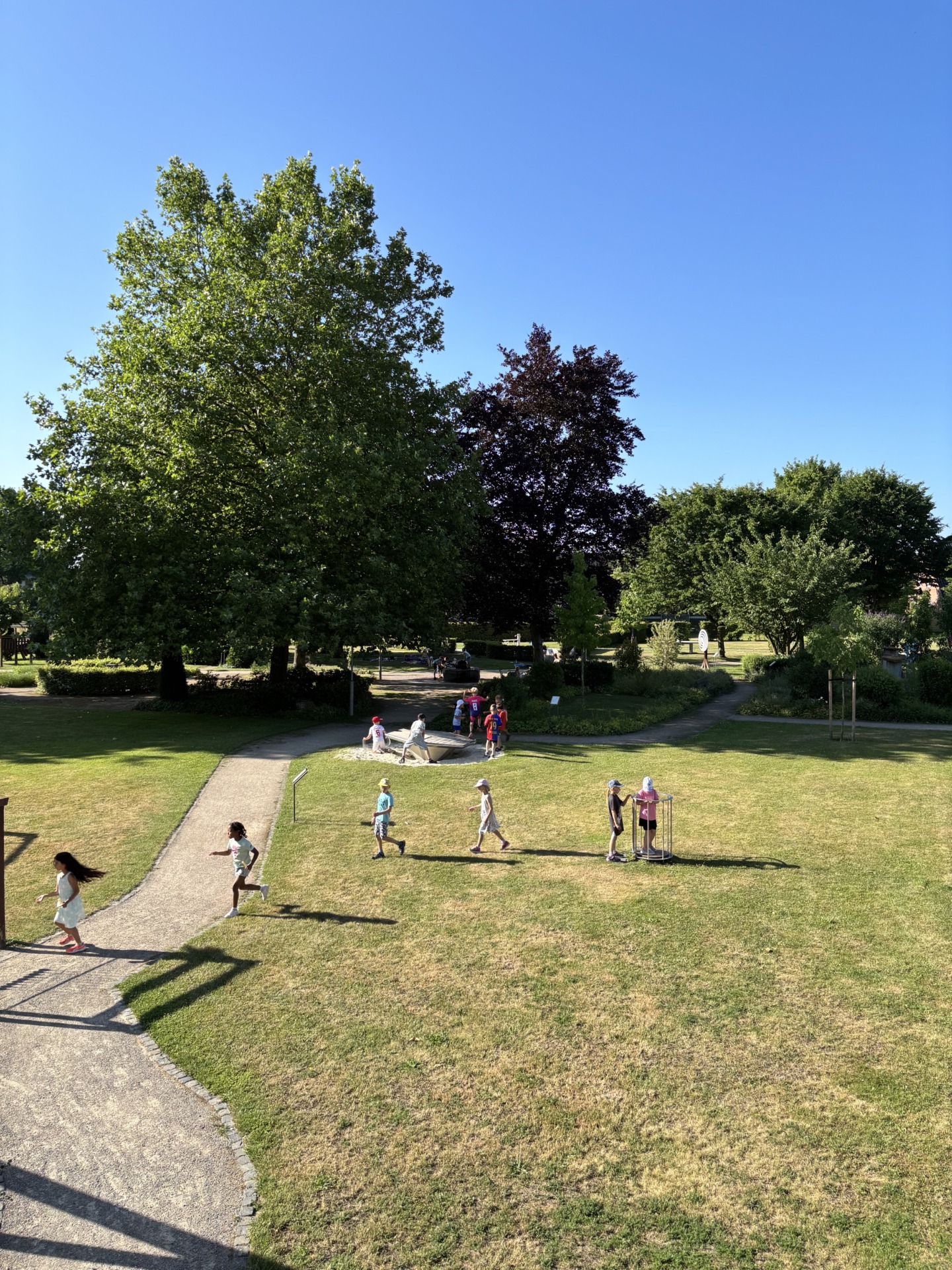 Buntes Treiben im Sinnespark