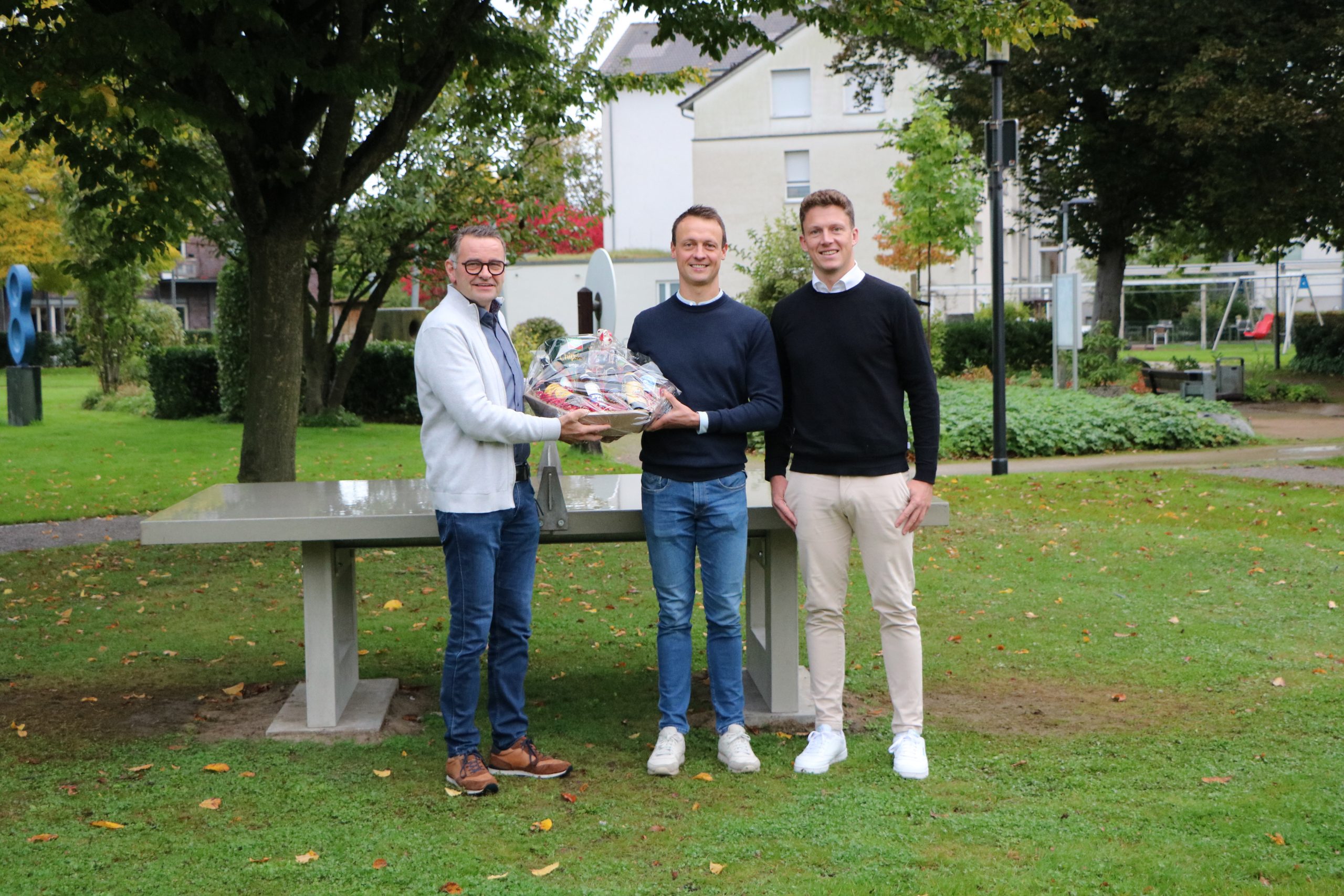 Neue Tischtennisplatte für den Sinnespark